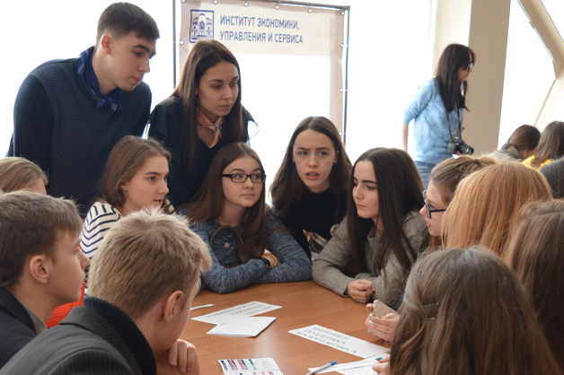 Изображение новости: Школьники области сыграли в экономическую игру, организованную державинцами