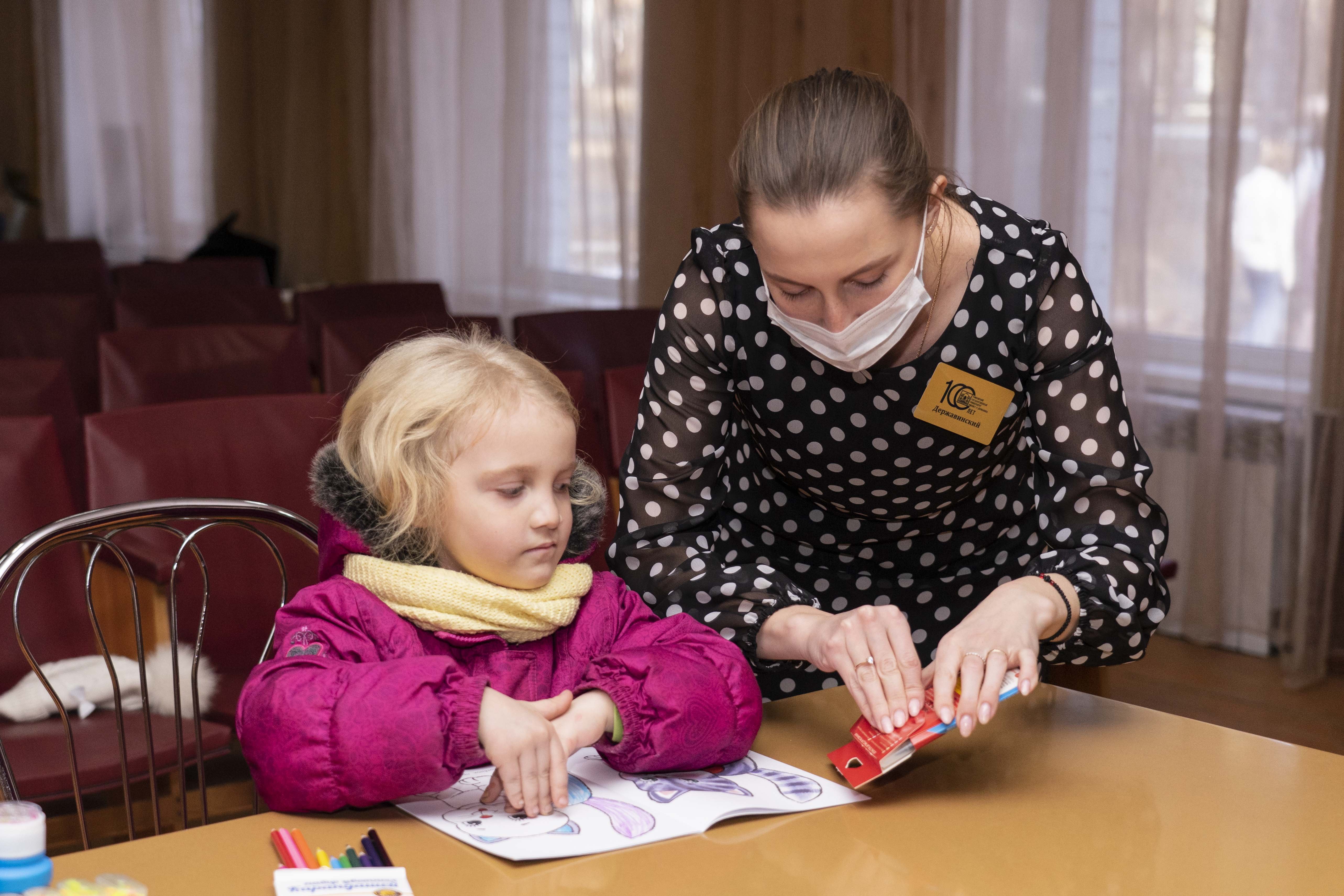 Изображение новости: Державинский продолжает акцию помощи вынужденным переселенцам из ДНР и ЛНР