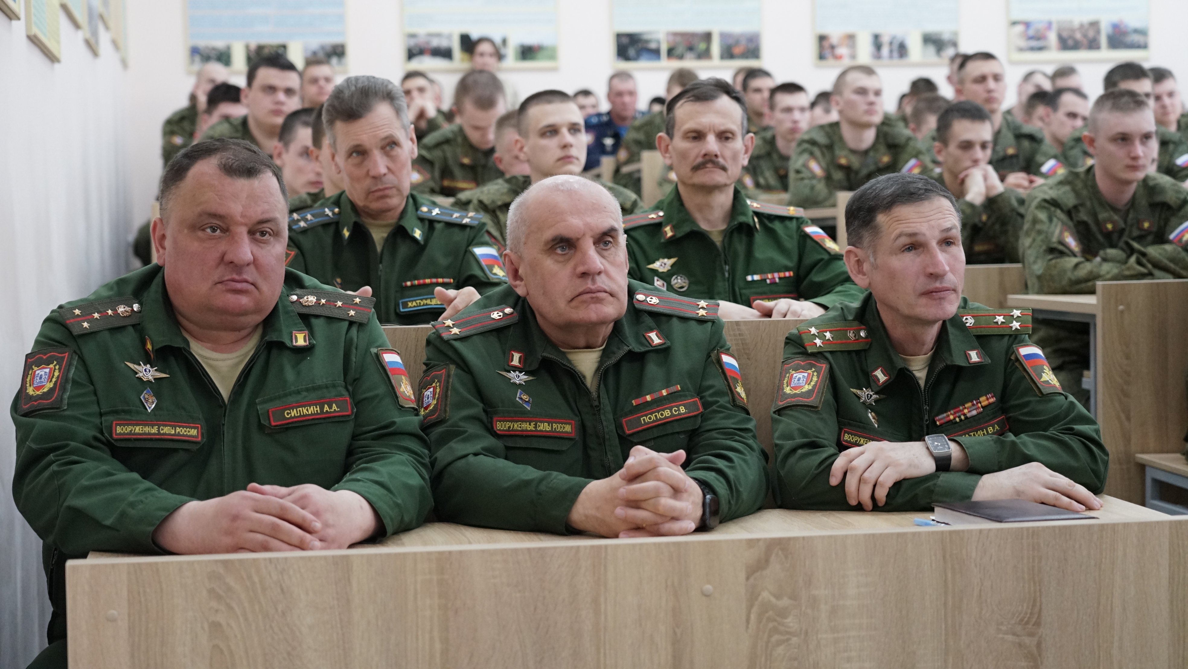 Изображение новости: Студенты ВУЦа Державинского встретились с участником программы «Время героев» Константином Кутейниковым