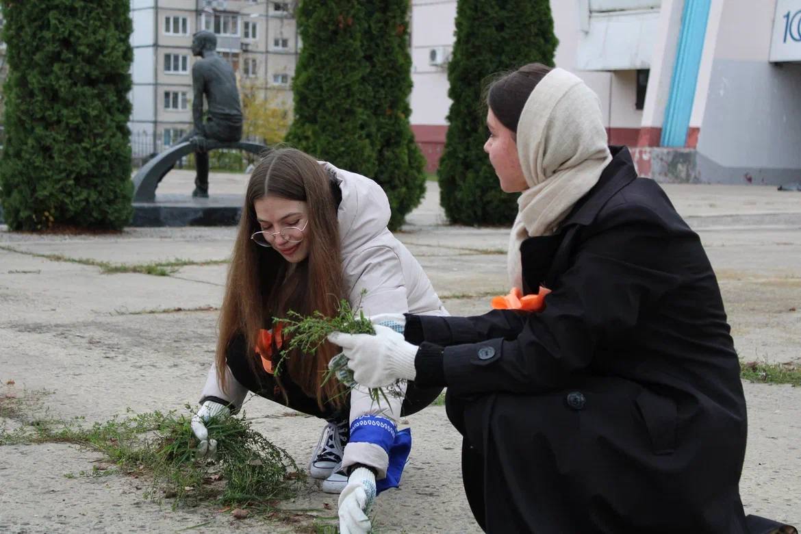 Изображение новости: Державинцы приняли участие в субботнике «Чистые игры»
