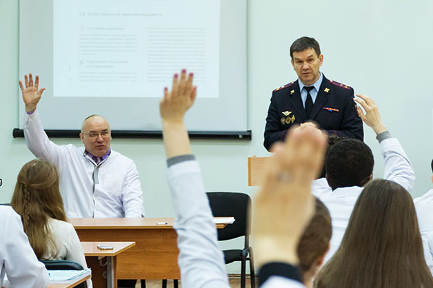 Изображение новости: Студенты-медики ТГУ учатся минимализировать конфликтные ситуации в будущей работе