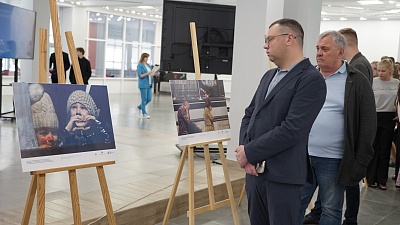 Изображение Фотовыставка «Хроники террора украинского неонацистского режима» открыта в арт-пространстве Державинского