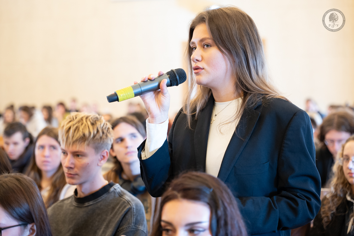 Изображение новости: Державинцы приняли участие в открытом диалоге «Университеты – территория крепкой семьи»