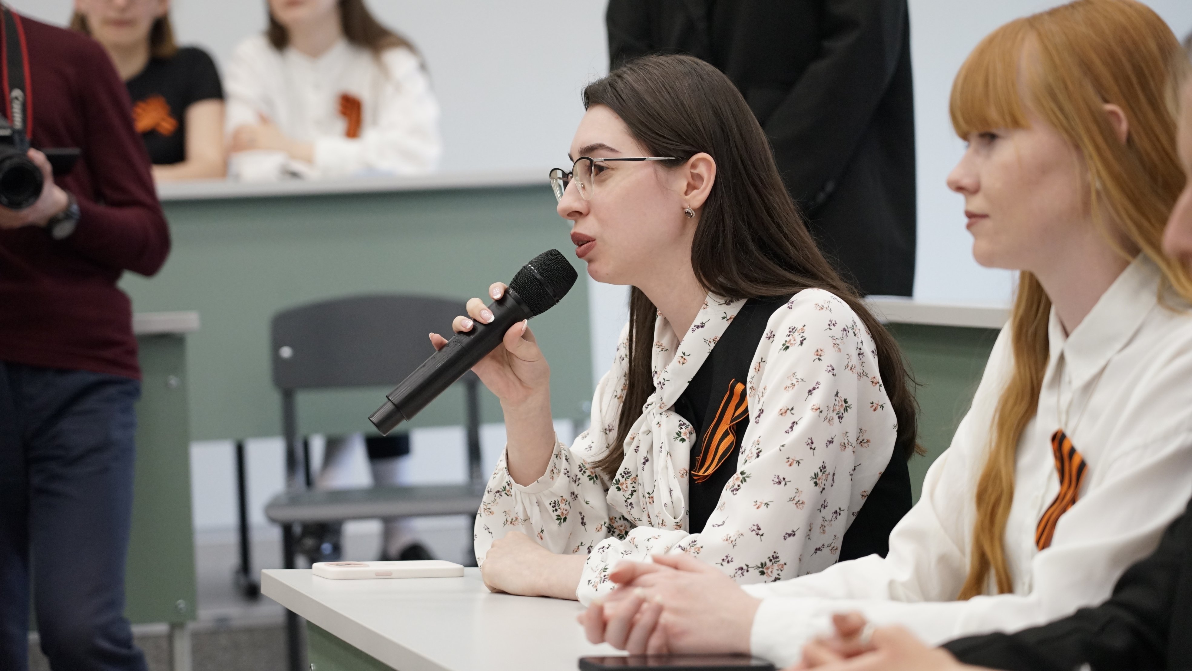 Изображение новости: В Державинском прошла встреча студентов педагогических специальностей с врио главы Тамбовской области Евгением Первышовым