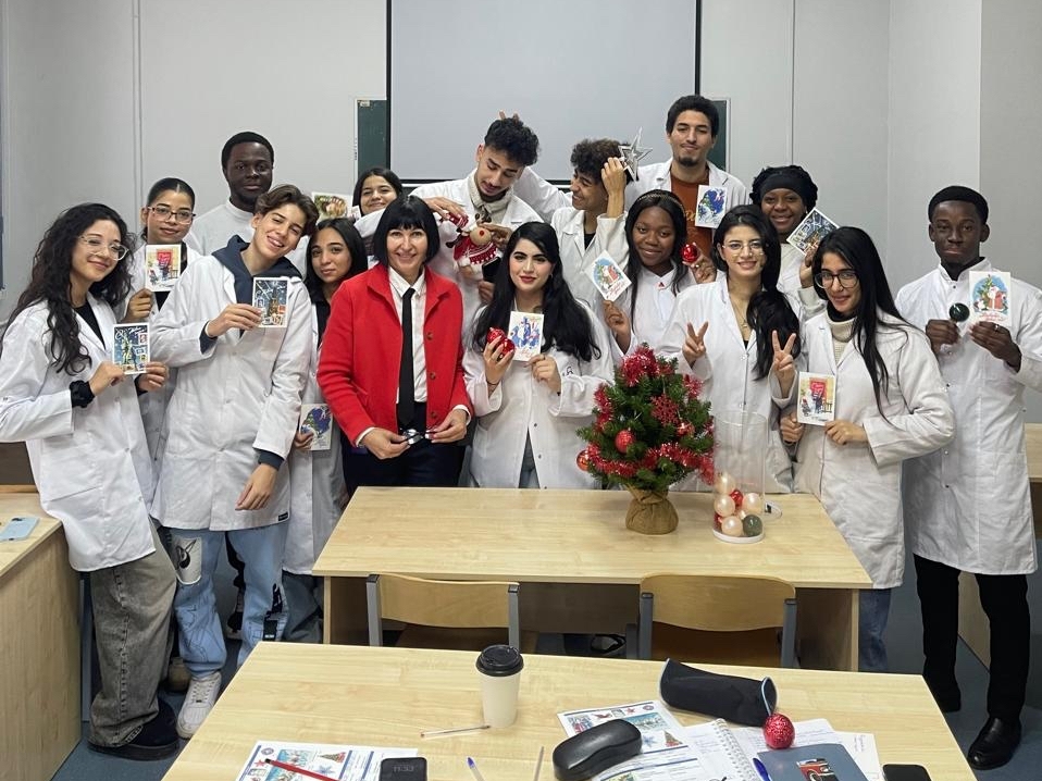 Иностранные студенты Державинского готовятся к Новому году