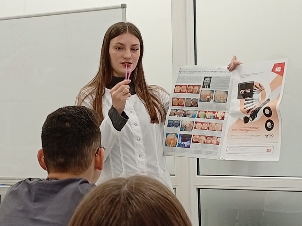 Институт принял школьников в рамках профориентационной экскурсии