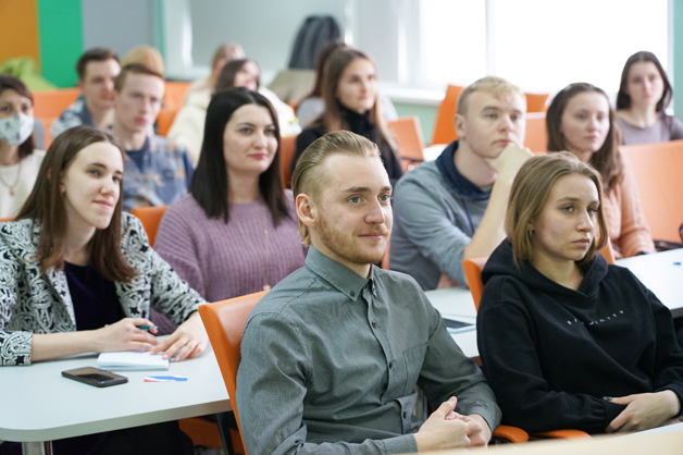 Изображение новости: Преподаватель МГИМО Елена Попкова рассказала о перспективах развития мировой экономики слушателям Державинской школы развития