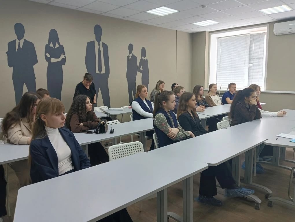 Старшеклассники Сатинской СОШ примерили на себя профессию документоведа и архивиста!