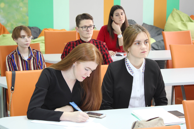 Изображение новости: Студенты Державинского университета разработали рекомендации по улучшению работы Сбербанка