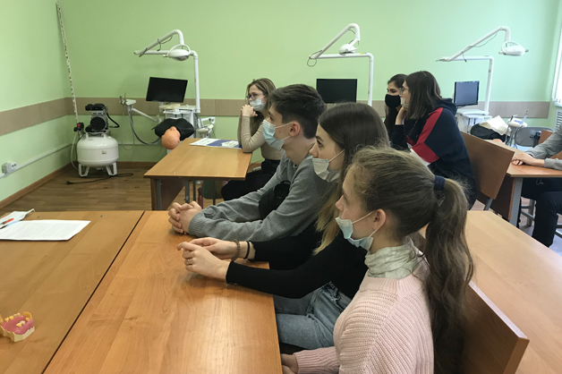 Изображение новости: Более 600 абитуриентов посетили день открытых дверей в Державинском университете