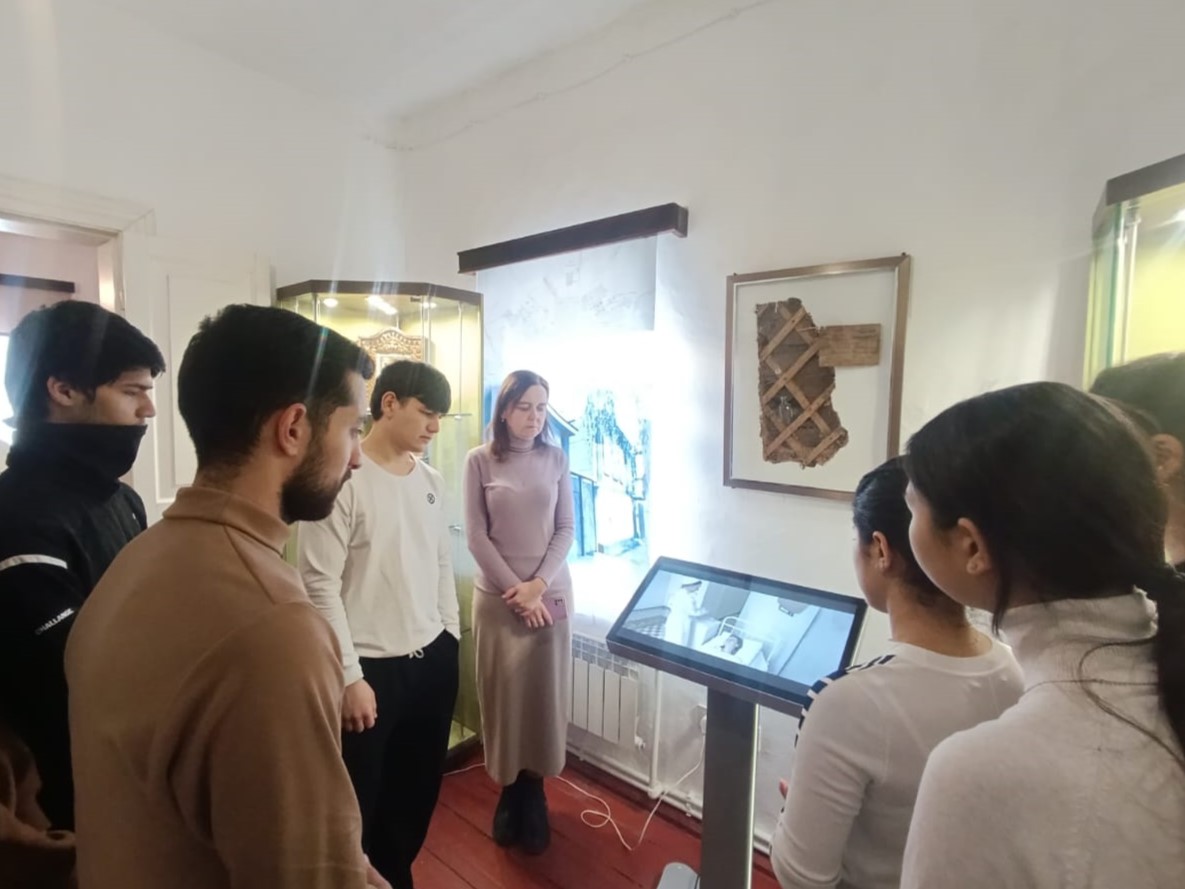 Иностранные студенты – на экскурсии в Мемориальном доме-музее архиепископа Луки