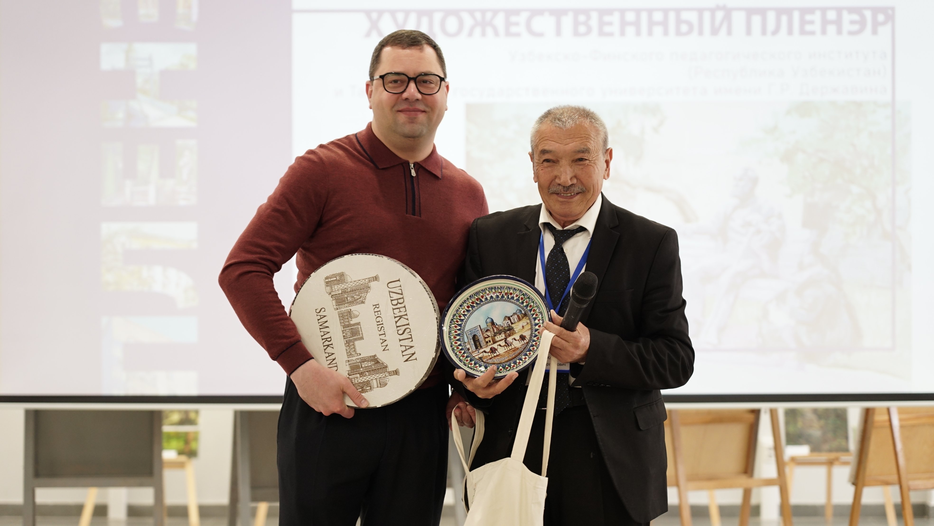 Изображение новости: В Державинском завершился международный художественный пленэр
