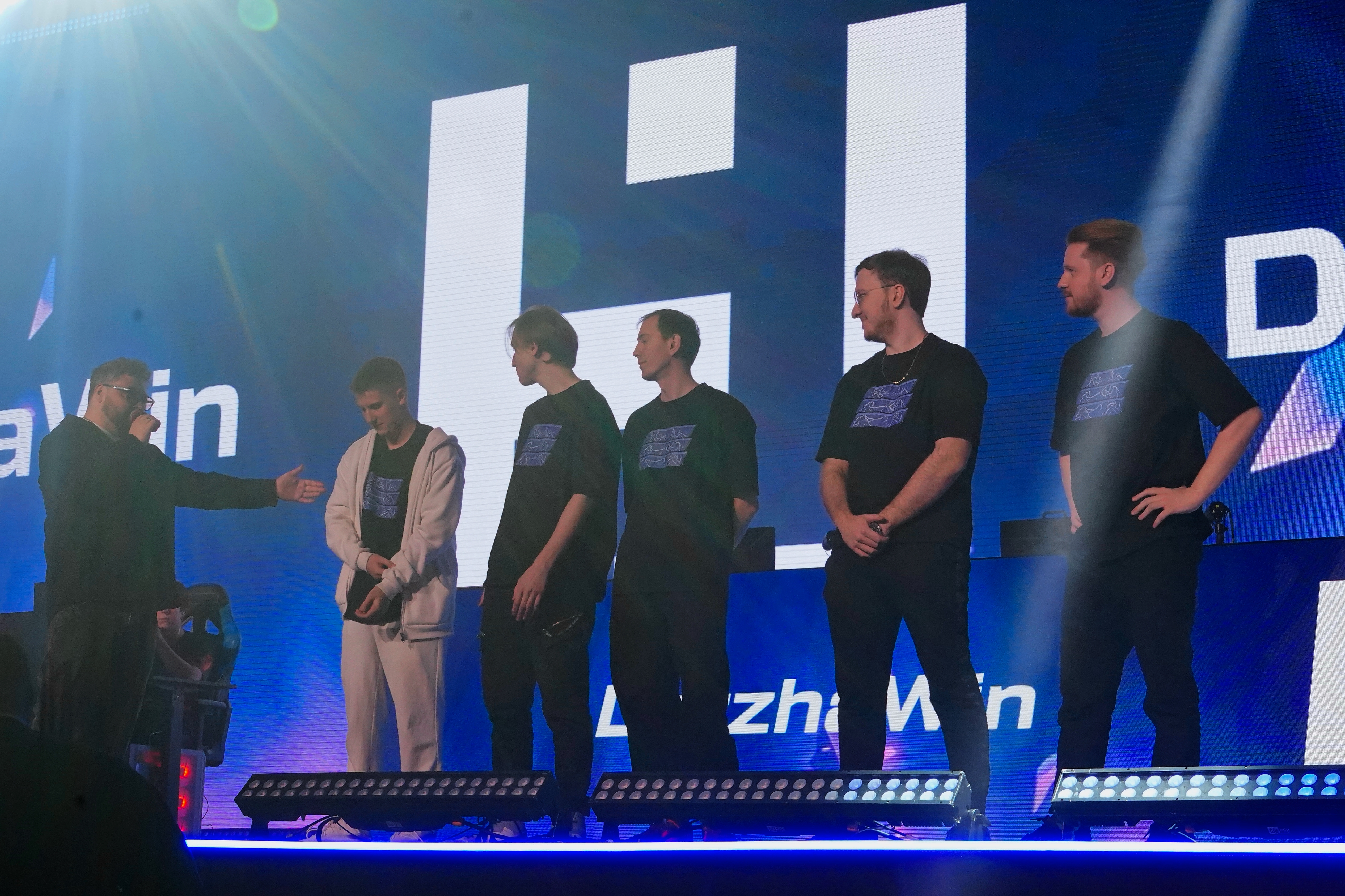 Изображение новости: Державинская киберкоманда «DerzhaWin» – чемпион по «Dota 2» Студенческой Киберлиги ВТБ