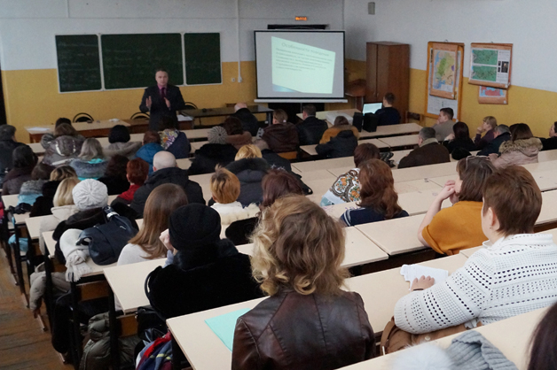 Изображение новости: Родители старшеклассников прослушали в ТГУ лекцию, посвященную предупреждению суицидального поведения среди подростков