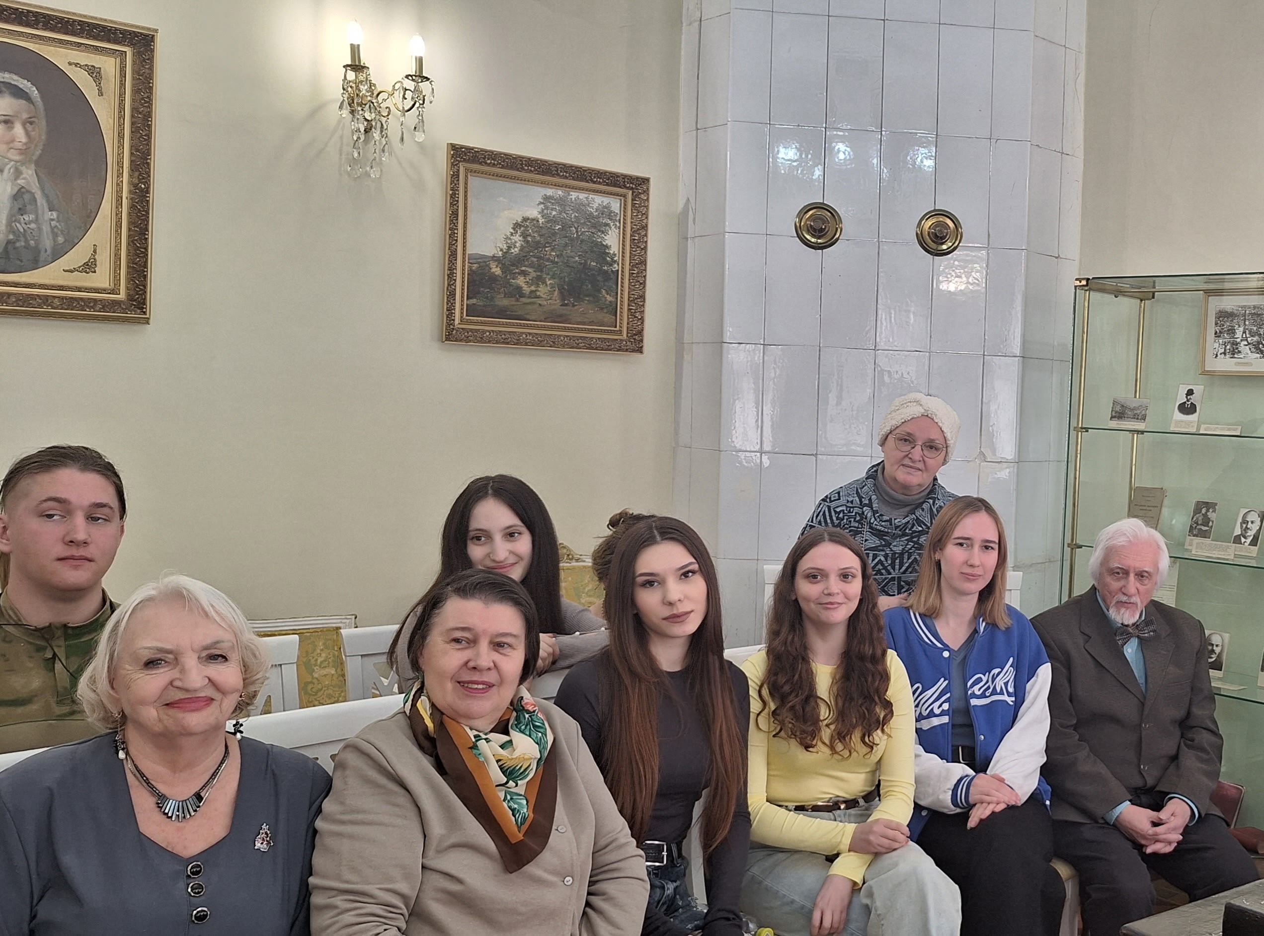 29 апреля студенты третьего курса направления подготовки "Музеология и охрана объектов культурного и природного наследия" посетили Литературно-музыкальный вечер "От Года Евгения Боратынского к Году единства народов России" в "Доме-музее Г.В. Чичерина".