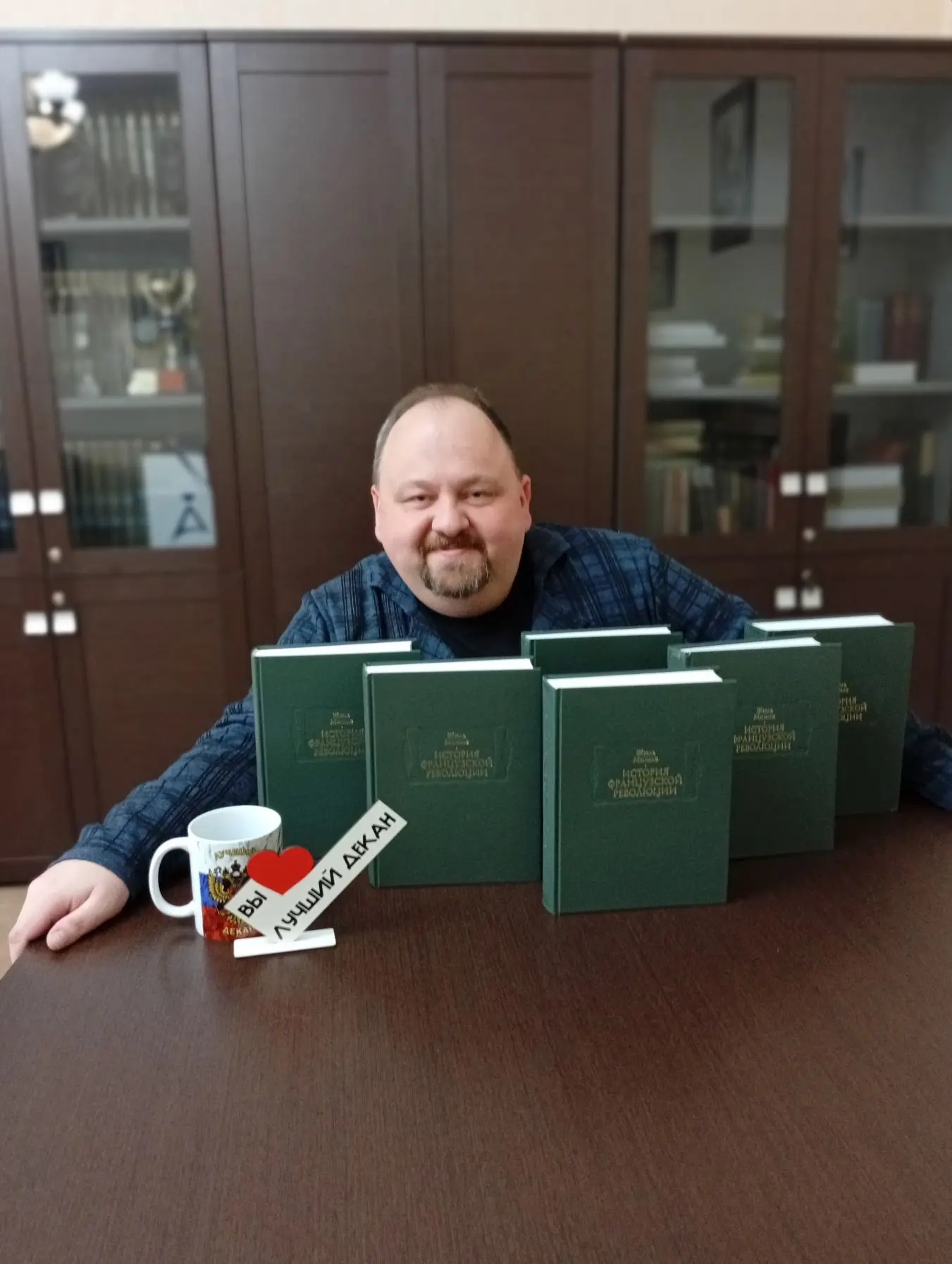 Примите наши самые искренние и сердечные поздравления с Днем рождения!