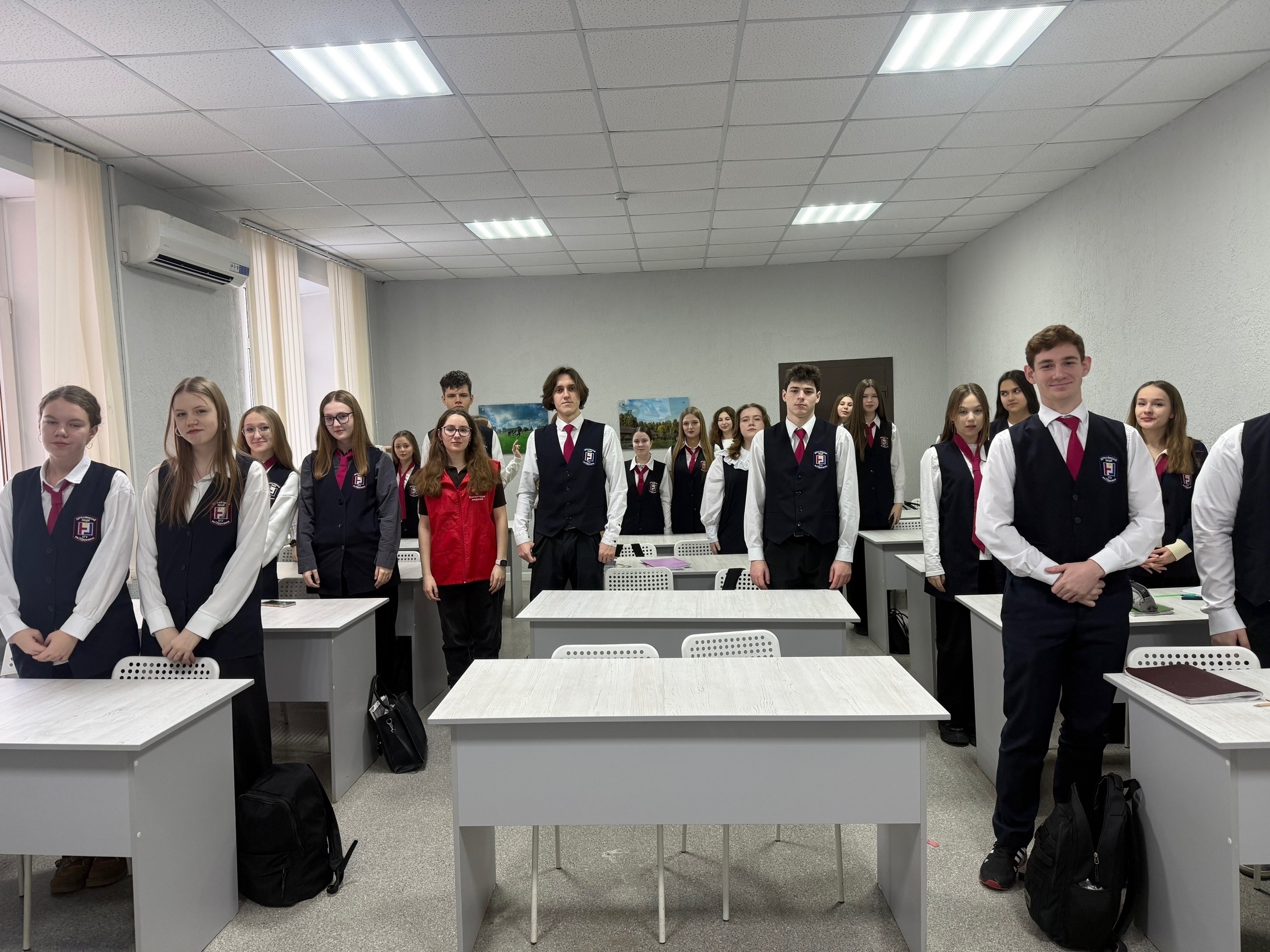 Волонтёры-медики научили лицеистов беречь зубы