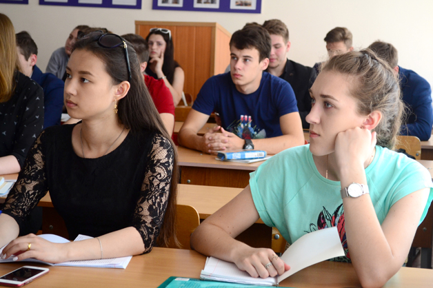 Изображение новости: Сенатор Алексей Кондратьев прочитал лекцию студентам Державинского университета