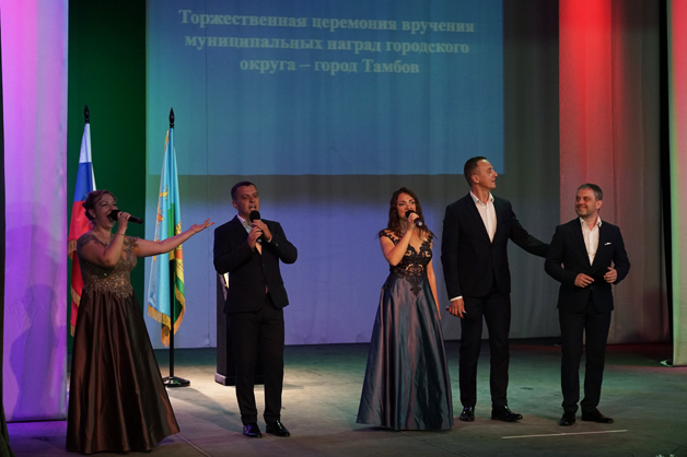 Изображение новости: Волонтеры Державинского университета получили награды за свои достижения