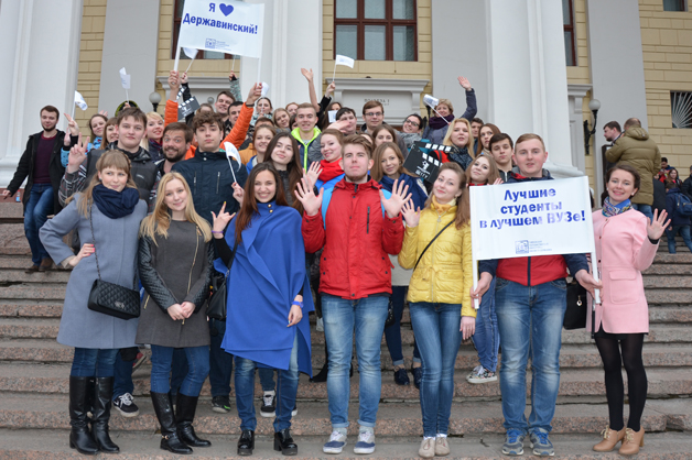 Изображение новости: Команда Державинского университета «Проигрыватель» в полуфинале Высшей лиги КВН