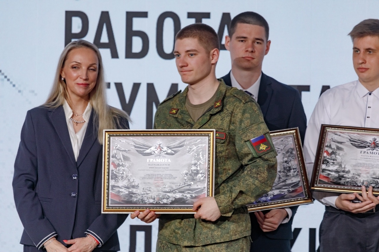 Державинец Дмитрий Ярцев – в числе победителей Всероссийского конкурса «1418 слов о Герое» фото анонса