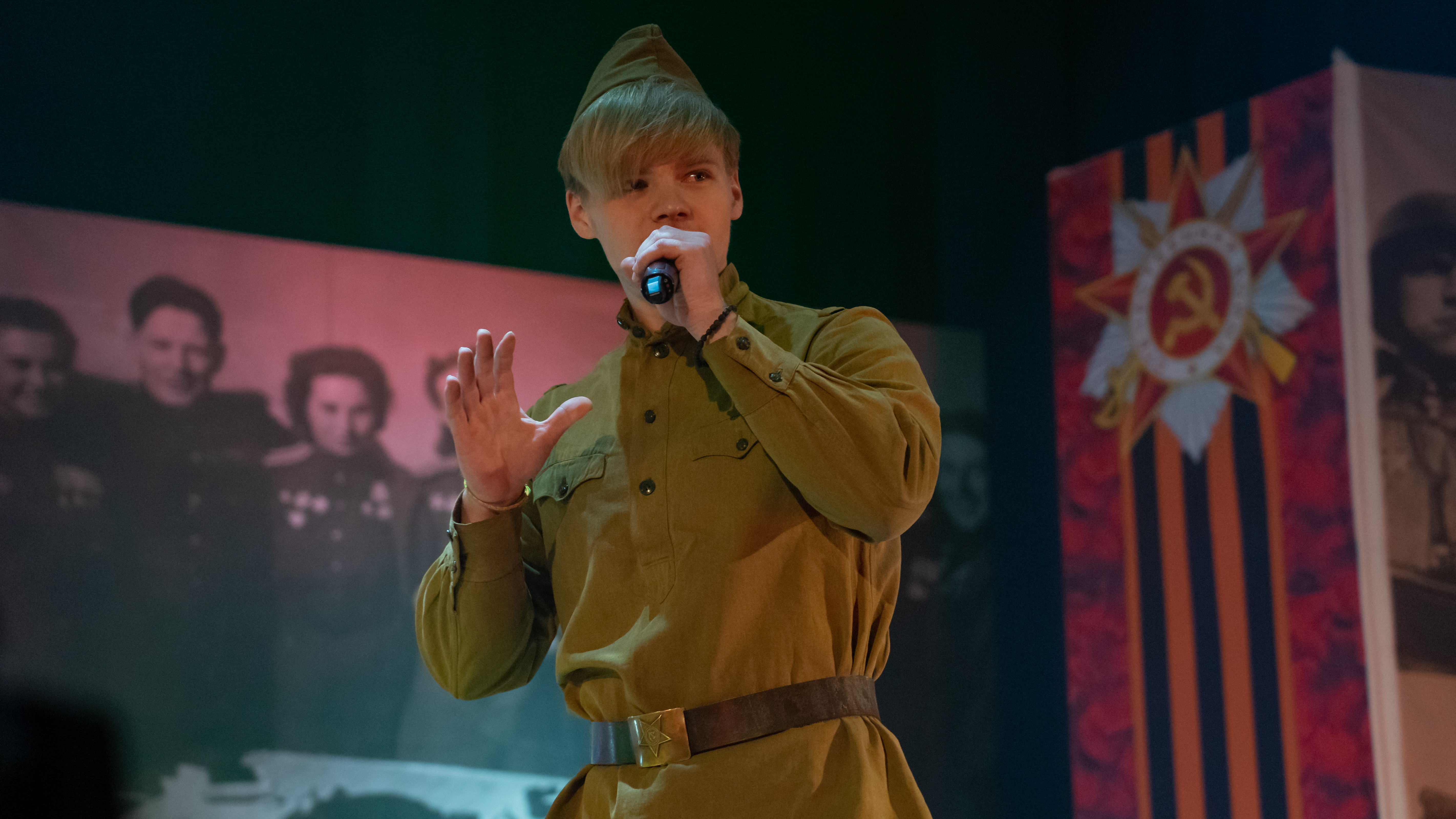 Изображение новости: Державинцы на сцене Учебного театра прочитали фронтовые письма