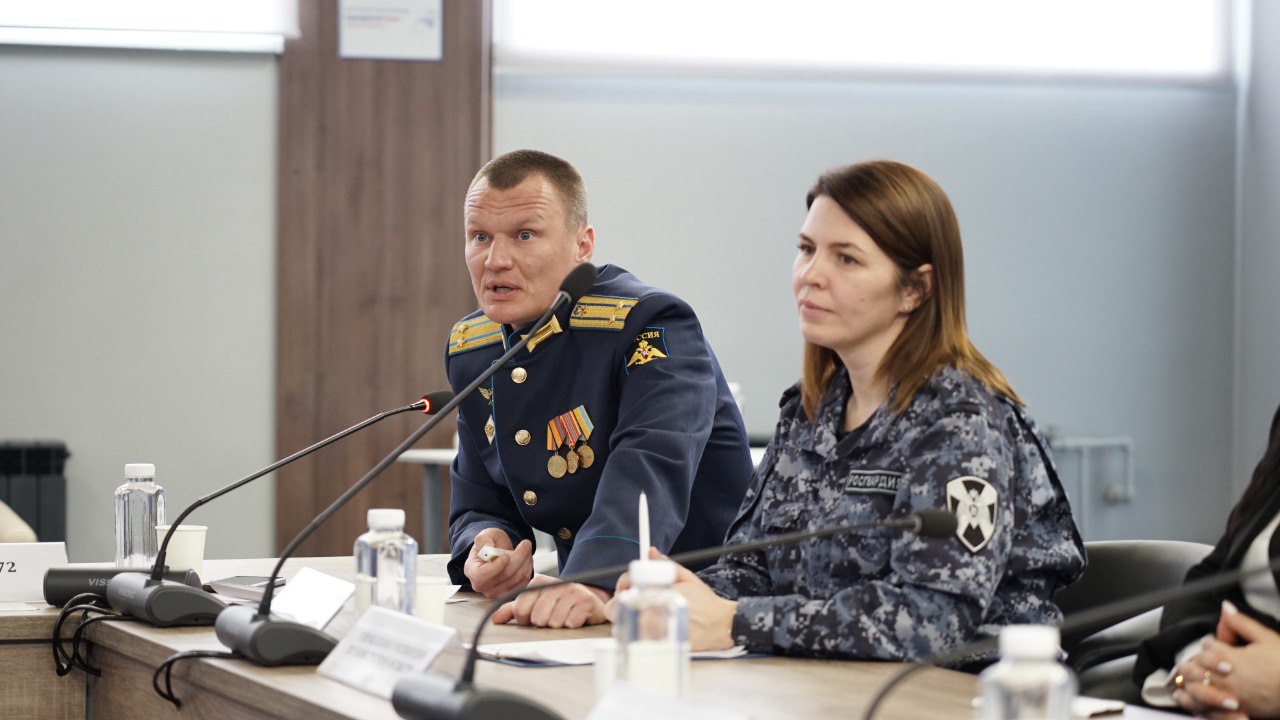 Изображение новости: В Державинском прошел круглый стол «Гордимся и помним»