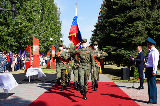Изображение новости: Первые выпускники Военного учебного центра ТГУ получили погоны
