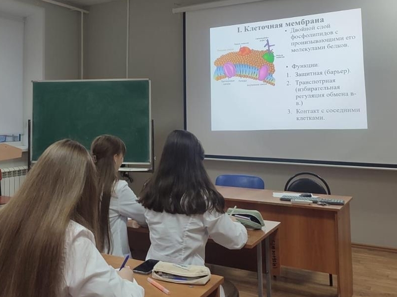 В Школе юного медика Института начался новый учебный год