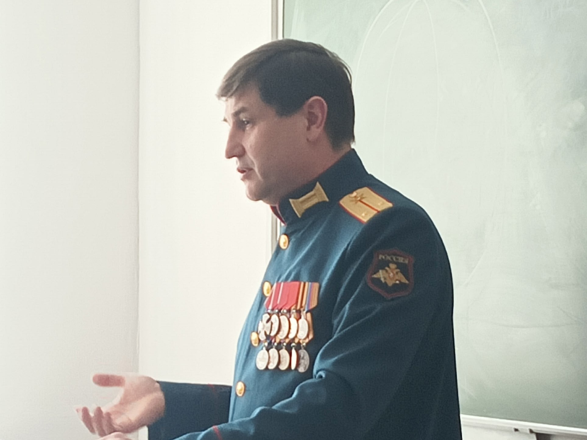 Стены факультета истории, политологии и филологии наполнились особой атмосферой. К нам в гости заглянул проректор Мичуринского государственного аграрного университета - Павлов Николай Викторович.