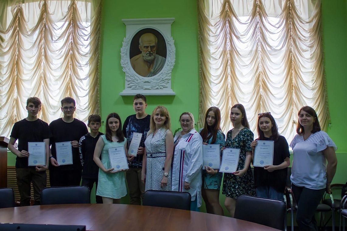 В Державинском выпустили первый поток «Школы юного медика» В Державинском выпустили первый поток «Школы юного медика» фото детальные