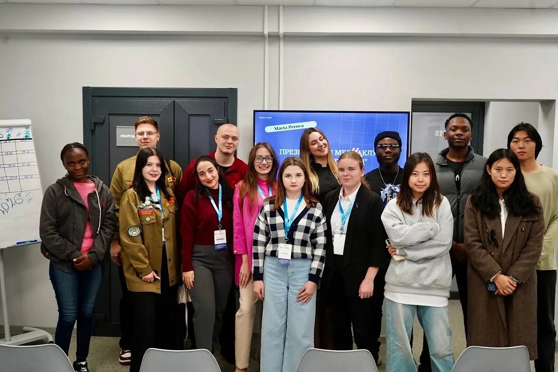Интернациональный медиаклуб «Мир без границ» презентовали в Державинском фото детальные