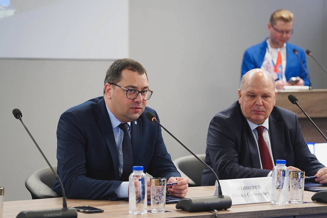 Ректор Державинского Павел Моисеев вошел в состав рабочей группы по профилактике экстремизма Координационного совета Минобрнауки России фото детальные