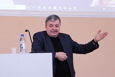 Изображение В Державинском прочитал лекции профессор кафедры телерадиожурналистики СПбГУ Сергей Ильченко