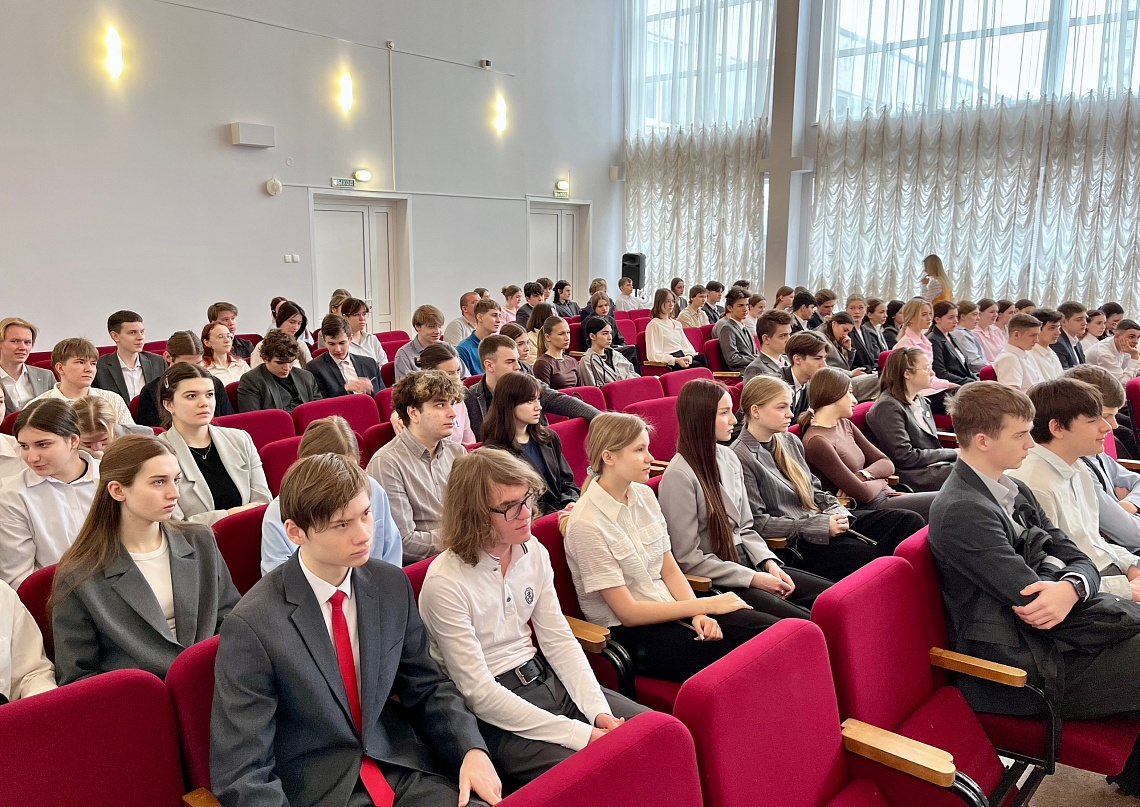 CНО Державинского продолжает знакомить школьников Тамбова с наукой фото детальные