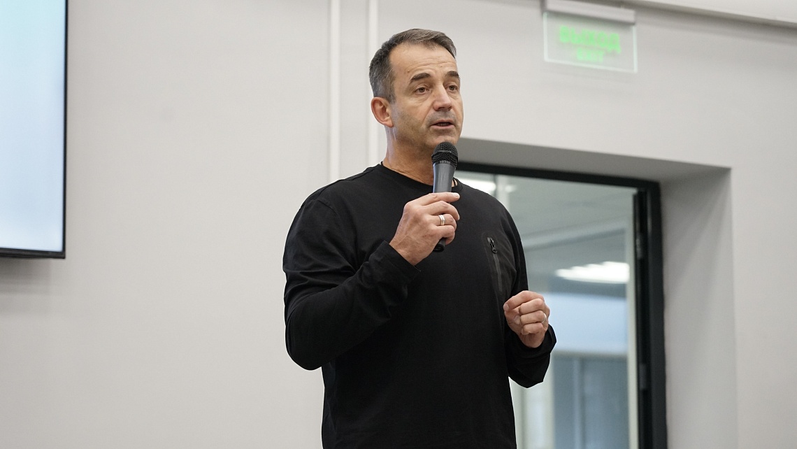 Российский актер Дмитрий Певцов встретился со студентами Державинского университета фото детальные