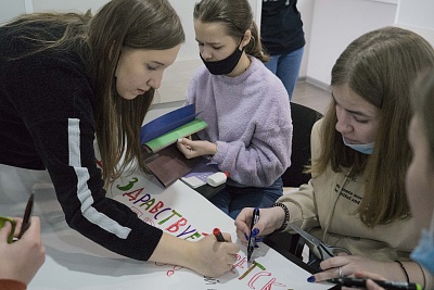 Изображение Для участников региональной гуманитарной олимпиады «Умницы и умники» Державинский провел Зимнюю школу
