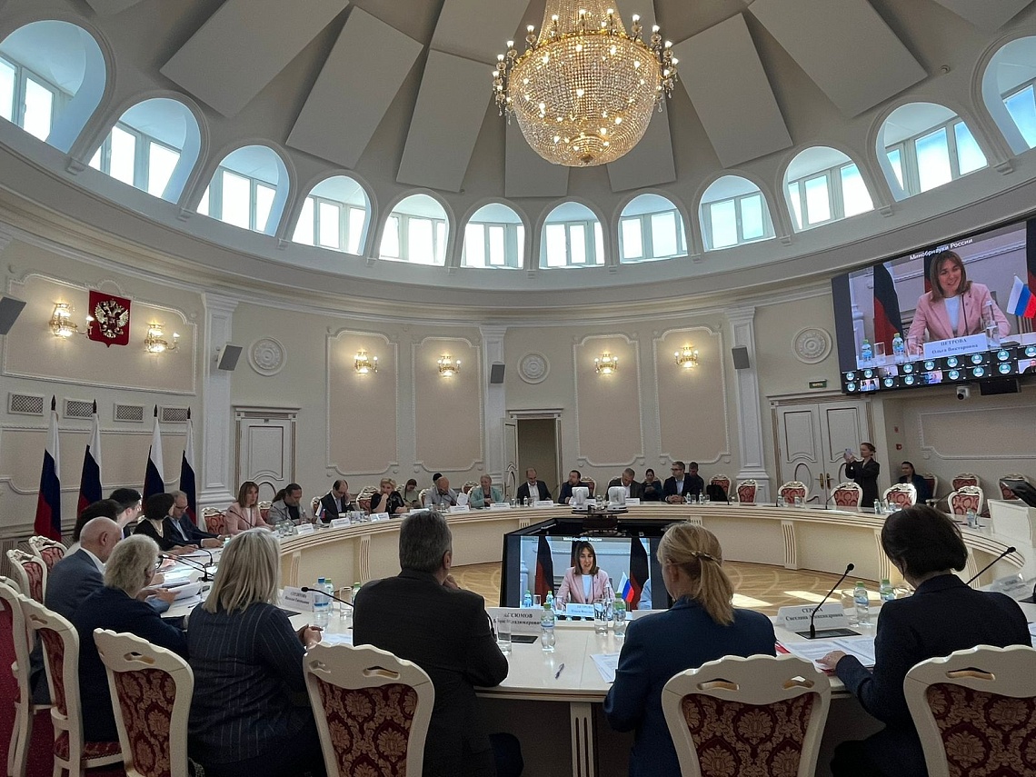 Державинский презентовал учебник по курсу «Журналистика» для непрофильных направлений вузов РФ Державинский презентовал учебник по курсу «Журналистика» для непрофильных направлений вузов РФ фото детальные