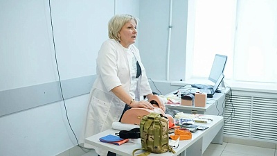 Изображение В Аккредитационно-симуляционном центре прошли занятия по тактической медицине для участников образовательного этапа проекта «СВОй путь»