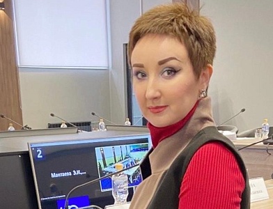 Изображение Преподаватель Державинского Нина Цинцадзе стала доктором исторических наук
