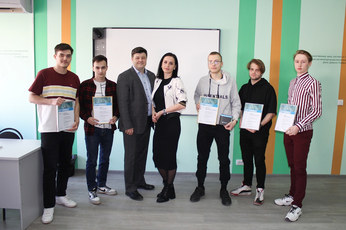 Державинский и банк «Открытие» подвели итоги совместного проекта по подготовке банковских специалистов фото детальные