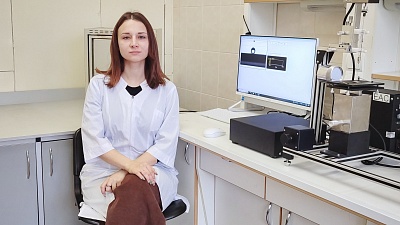Изображение Выпускница программы кадрового резерва Державинского Людмила Родионова защитила кандидатскую диссертацию по химической технологии