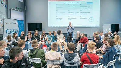 Изображение Для школьников ЛДНР провели лекцию-викторину «Время жить без опасности и быть здоровым!»