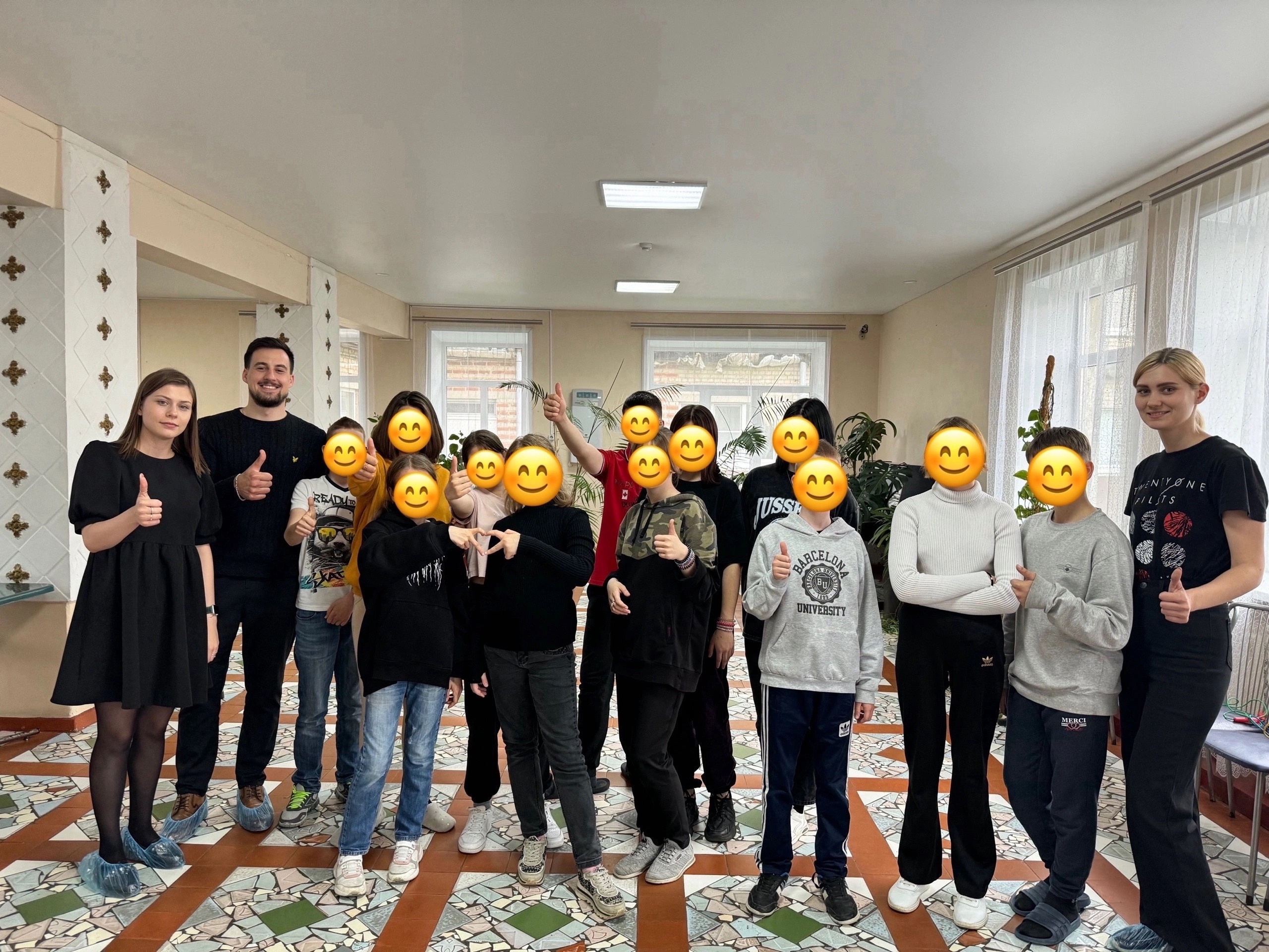 Студенты-волонтеры Института экономики, управления и сервиса посетили Социальный приют для детей «Орешек»