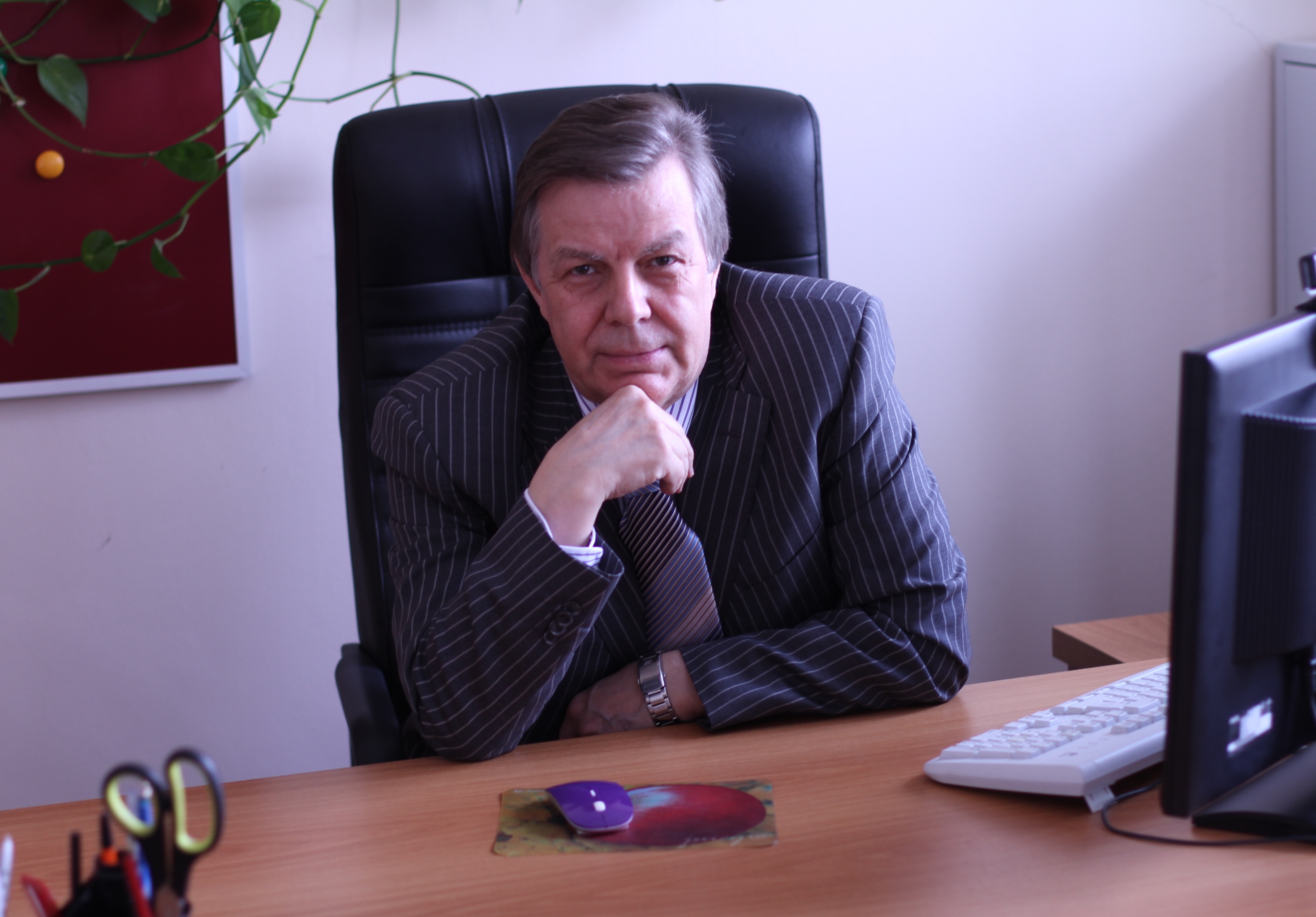 Профессор Державинского Юрий Головин награжден нагрудным знаком «За заслуги перед Тамбовской областью» фото анонса